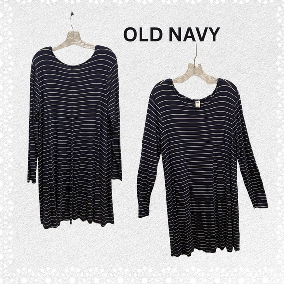 Old Navy Dresses & Skirts - Old Navy Women's Navy and White Striped Long Sleeve Swing Dress